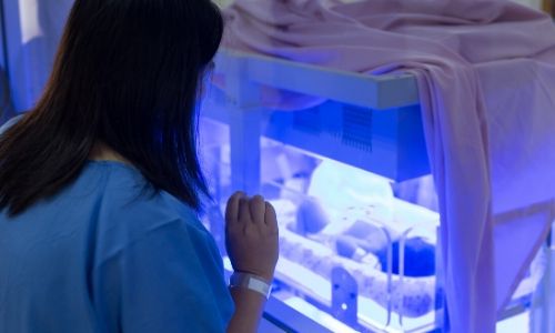 All you need to know about jaundice in newborns - light